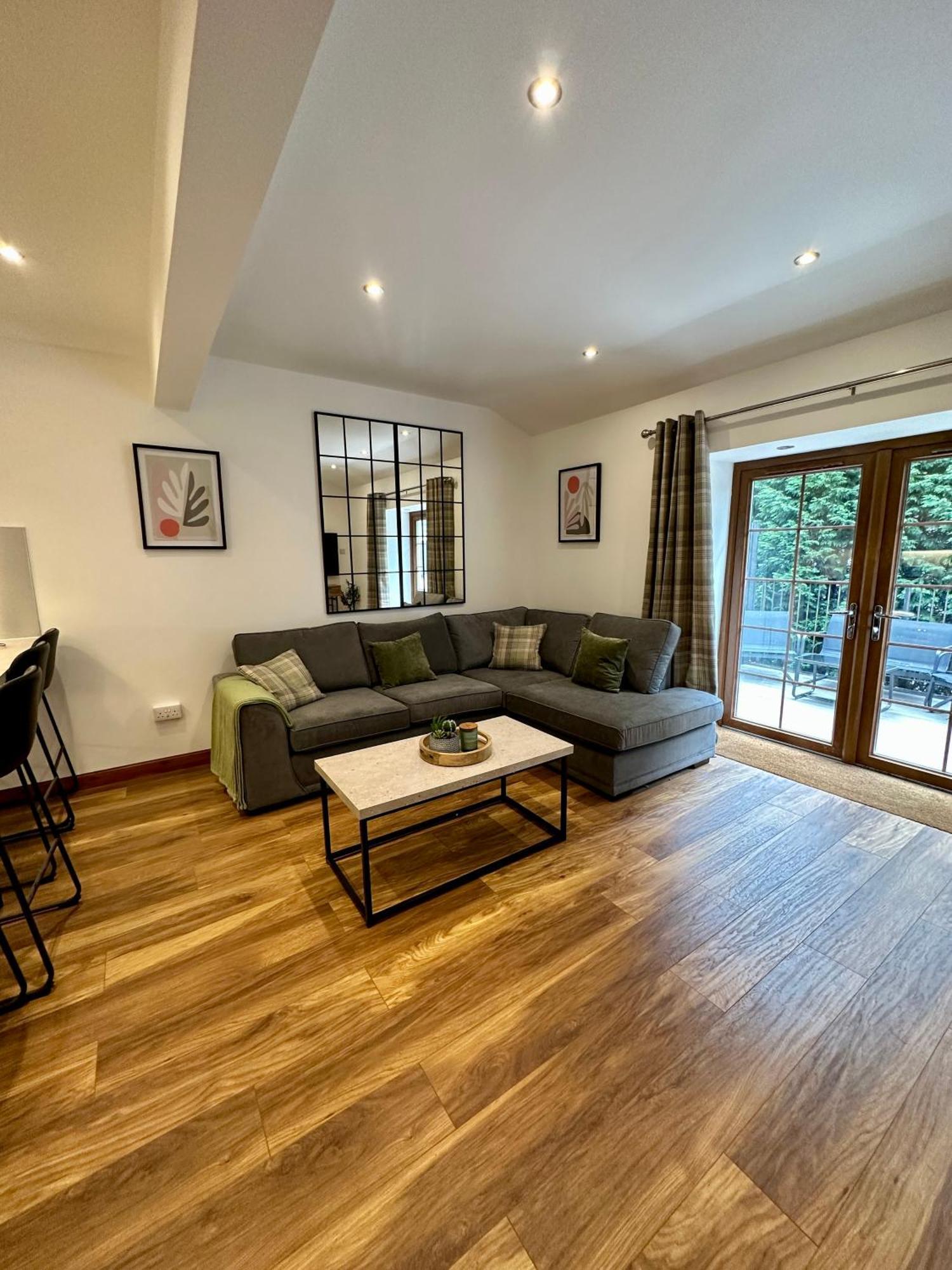4 Sheraton Apartments ฟอร์ตวิลเลียม ภายนอก รูปภาพ