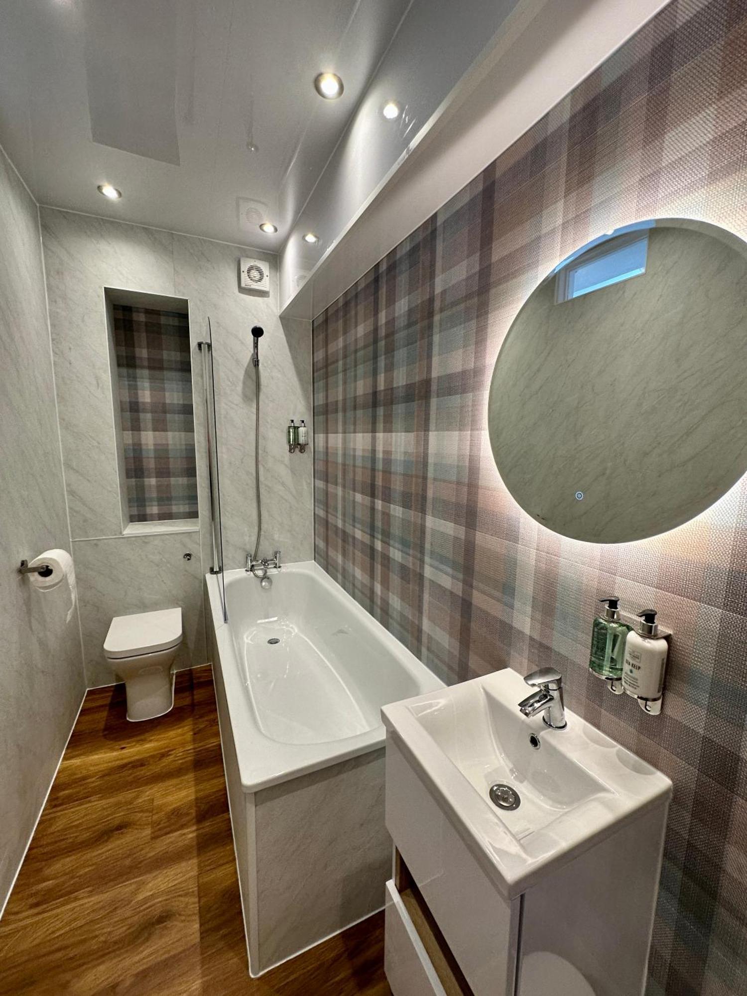 4 Sheraton Apartments ฟอร์ตวิลเลียม ภายนอก รูปภาพ